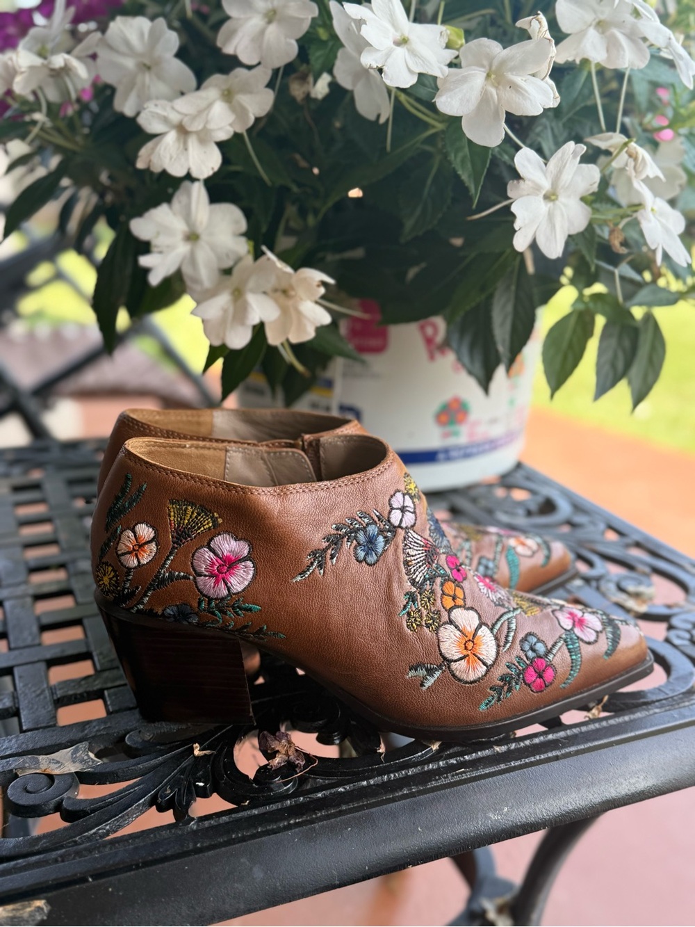 Donald Pliner Western Couture Embroidered Floral Leather Ankle Booties Brown Sz7 - Picture 2 of 9
